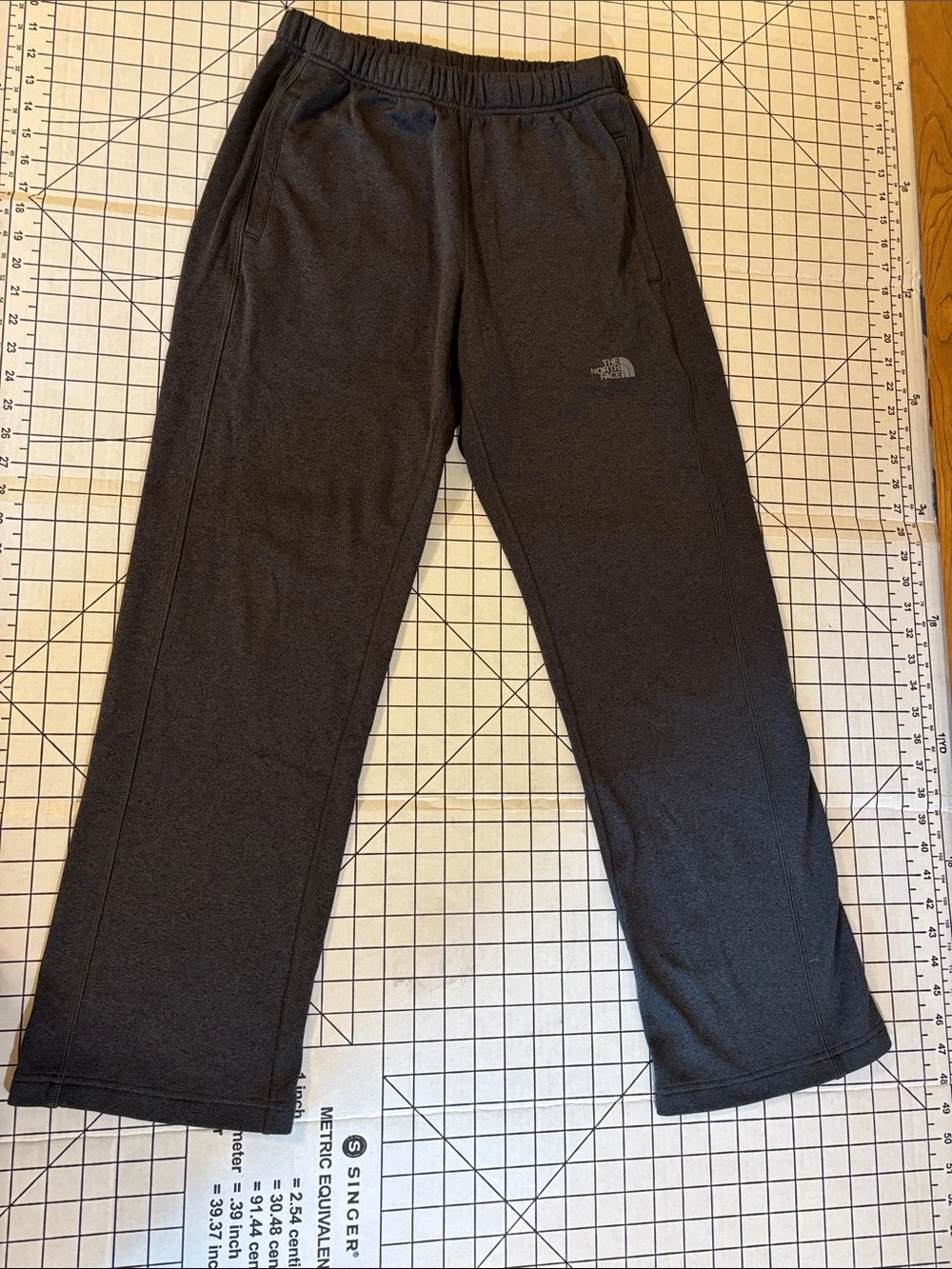The North Face Men’s Small Dark Gray Sweat Pants with Logo